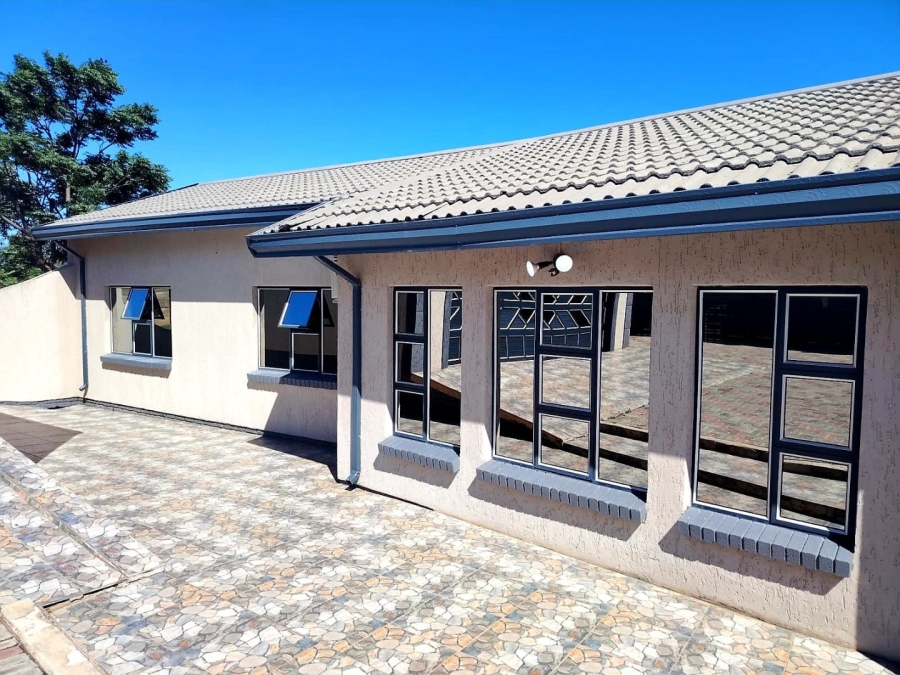4 Bedroom Property for Sale in West Bank Eastern Cape